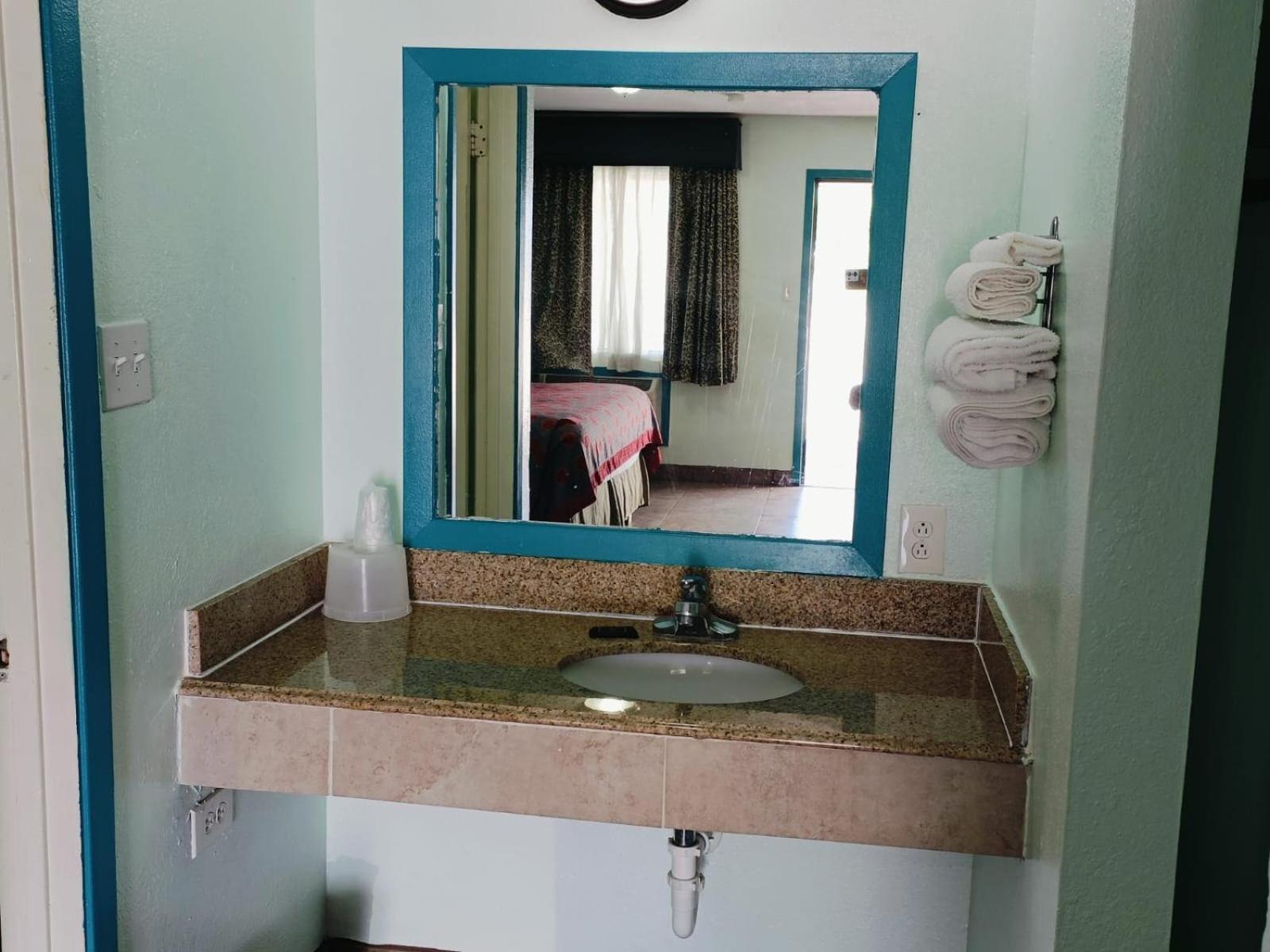 Budget Inn By Oyo Edinburg Hwy 281 ภายนอก รูปภาพ